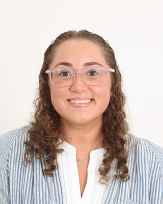 Photo of Chloe Beas, LMHC