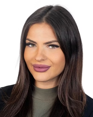 Photo of Rosa Berenchteine, Registered Psychotherapist (Qualifying), BA