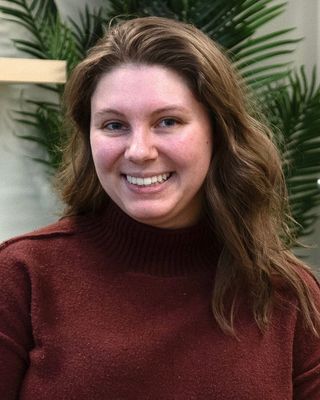 Photo of Emma DeNicolais, Registered Psychotherapist