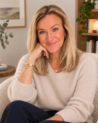 Photo of Ali Xavier, Psychotherapist, MA, MBACP Accred