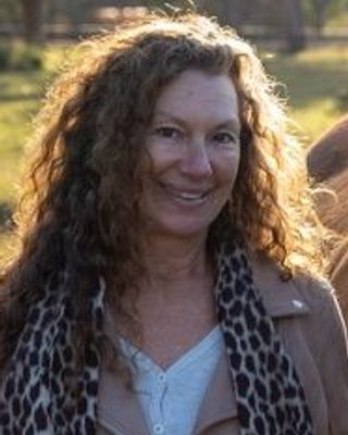 Photo of Lisa Toman, Psychotherapist in Pottsville, NSW