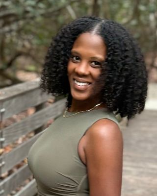 Photo of Lashon Simpson, Psychiatric Nurse Practitioner, PMHNP