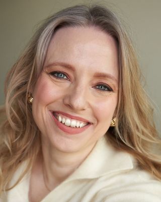 Photo of Darja Lukiniha, Psychotherapist, UKCP Trainee