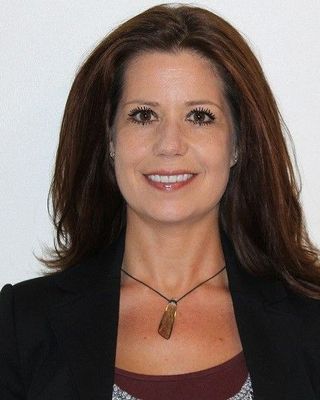 Photo of Tina Hardman, Registered Psychotherapist in L2N, ON