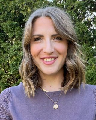 Photo of Elise Quam, Clinical Social Work/Therapist, MSW, LICSW