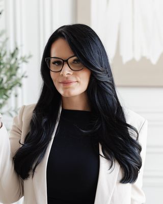 Photo of Mary Vuksanovic, Registered Psychotherapist, MACP, BA