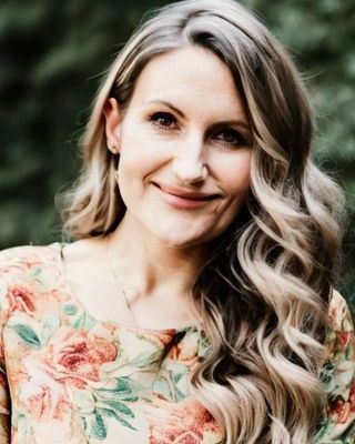 Photo of Toni Eeftink, Psychiatric Nurse Practitioner, PMHNP, AGACNP, CWP