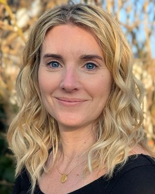 Photo of Caroline L Cameron, Counsellor, MBACP