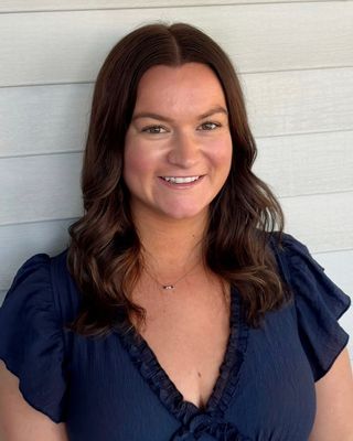 Photo of Lizzie Olmsted, Pre-Licensed Professional, LMHC-A, LPC