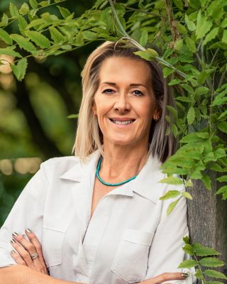 Photo of Sarah Hopton, Psychotherapist, MSc, SNCPS Acc.