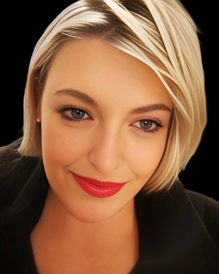 Photo of Elle Heasman, Psychotherapist, MNCPS Acc.