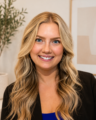 Photo of Alex Niezgoda, Licensed Mental Health Counselor License, LMHC, R-DMT