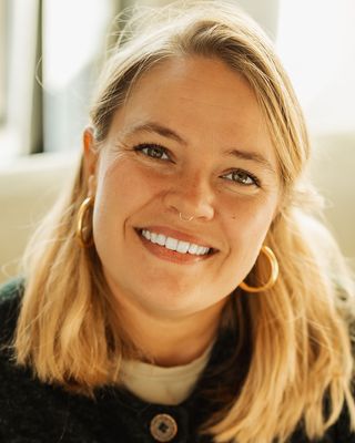 Photo of Linnea Dewees, Marriage & Family Therapist Associate in Portland, OR
