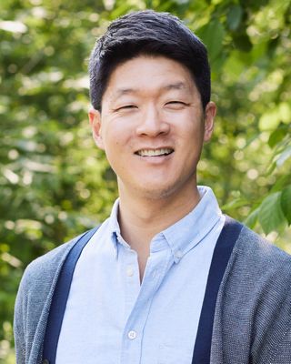 Photo of Jonathan Kim, Registered Psychotherapist (Qualifying)