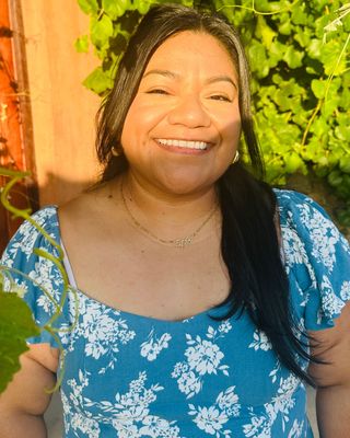 Photo of Esther Flores, Clinical Social Work/Therapist, LCSW