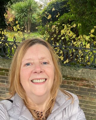 Photo of Elizabeth Oliver, Counsellor, MBACP