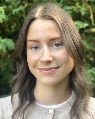 Photo of Hannah Bull, Registered Psychotherapist (Qualifying), BA, MACP