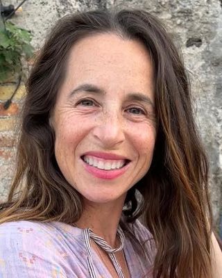 Photo of Jennifer R Wallach, Psychologist, PhD, MPH
