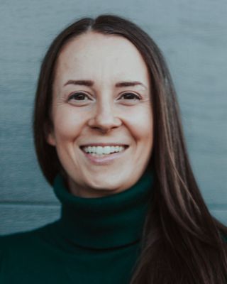 Photo of Lea Sorensen - Lea Sorensen - EMDR | Trauma Therapy, Registered Psychotherapist (Qualifying), MACP, BSc