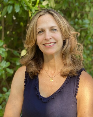 Photo of Corinne Arles, LPC, LCAT, Licensed Professional Counselor in Austin