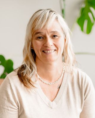 Photo of Kia Iverson, Registered Psychotherapist (Qualifying), MACP