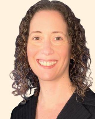 Photo of Dr. Shira Kurtz, Psychologist, PhD, CNP