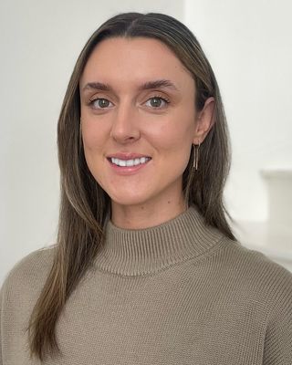 Photo of Emily Palermo - Emily Palermo, Anxiety Therapist | EMDR, Registered Social Worker, MSW, RSW