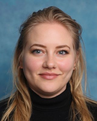 Photo of Veronica Kozak, Registered Psychotherapist (Qualifying), MA