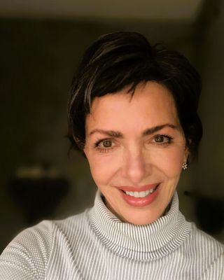 Photo of Dr. Holly A. Bailey, Psychologist, PhD, LP
