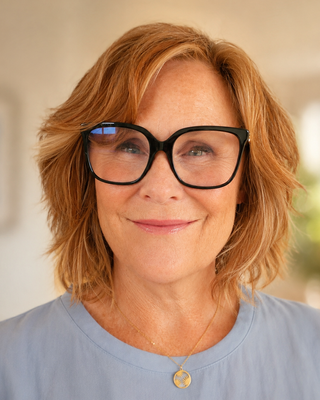 Photo of Anna F Smith, Psychotherapist, MA, PBANZ