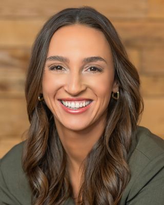 Photo of Cara Mueller, Psychiatric Nurse Practitioner, PMHNP