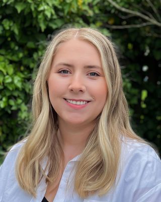 Photo of Julia Bennion, Marriage & Family Therapist Associate, MS