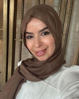 Photo of Linda Fares, Psychiatric Nurse Practitioner