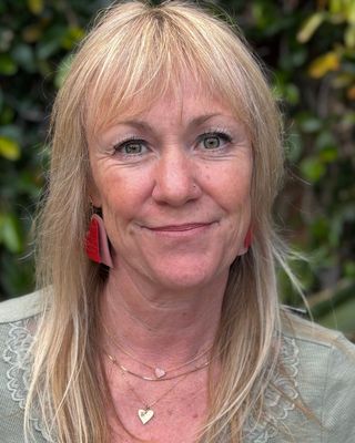 Photo of Julie Placencia, Marriage & Family Therapist, LMFT