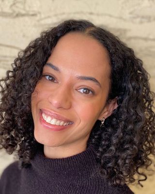 Photo of Cayla Chambers, Licensed Professional Counselor, MA, LPC, R-DMT