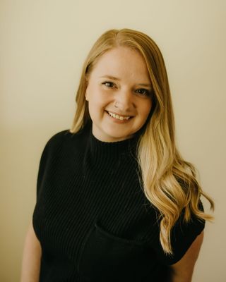 Photo of Alex Robison, Clinical Social Work/Therapist, MSW, LICSW