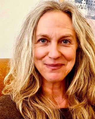 Photo of Casey Siegenfeld, Marriage & Family Therapist, MA, LMFT