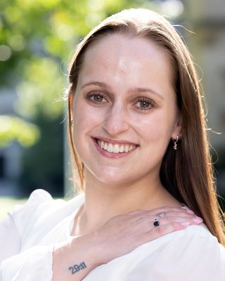 Photo of Elise Reiter, Clinical Social Work/Therapist, LLMSW