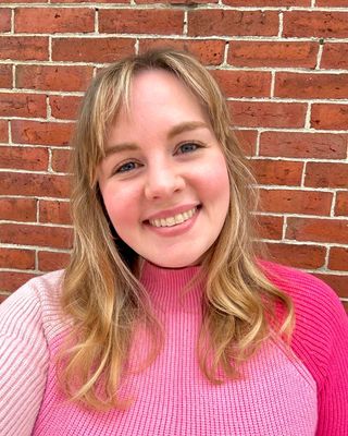Photo of Julia Welsh, Pre-Licensed Professional, Intern