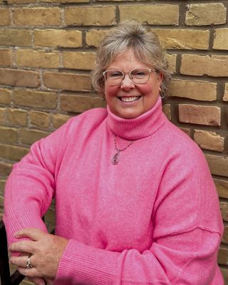 Photo of Kari Prestemon, Clinical Social Work/Therapist, MSSW, LICSW