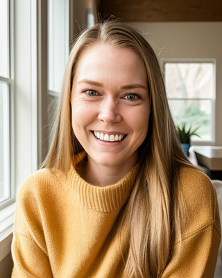 Photo of Maia Leslie, Counselor, LMHC, CCTP-II, NATC