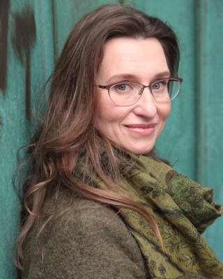 Photo of Sarah Bina Blick, Psychotherapist, MA, HCPC-Art Therap.