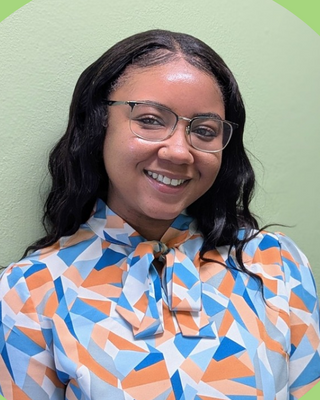 Photo of Tavia Pearson, Licensed Social Worker, MSW, LSW