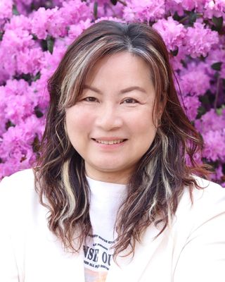 Photo of Mun Ying Kennis Cheng, LICSW , Clinical Social Work/Therapist