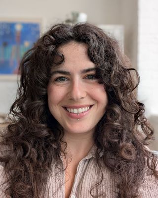 Photo of Vanessa Drusnitzer - Vanessa Drusnitzer - Expressive Art Therapy, Registered Psychotherapist (Qualifying), RP (Q), ExAT