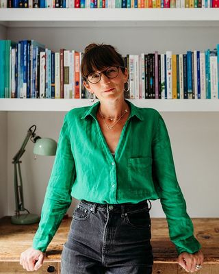 Photo of Rebecca Hitch, Psychotherapist, MA, HCPC-Art Therap.