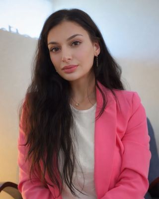 Photo of Nuliyar Dursun, Psychologist, Psy.D