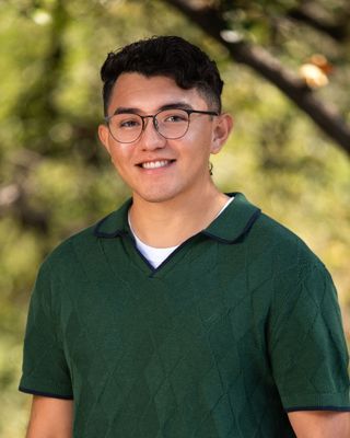 Photo of Tommy Toraya, Marriage & Family Therapist Associate, AMFT