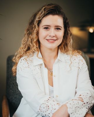 Photo of Lauren Marie Steele, Counsellor, MBACP