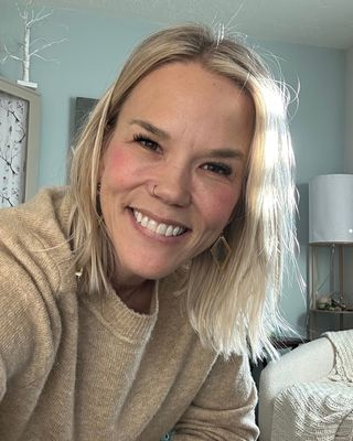 Photo of Maggi Leavitt, Marriage & Family Therapist, LMFT, RPT-S